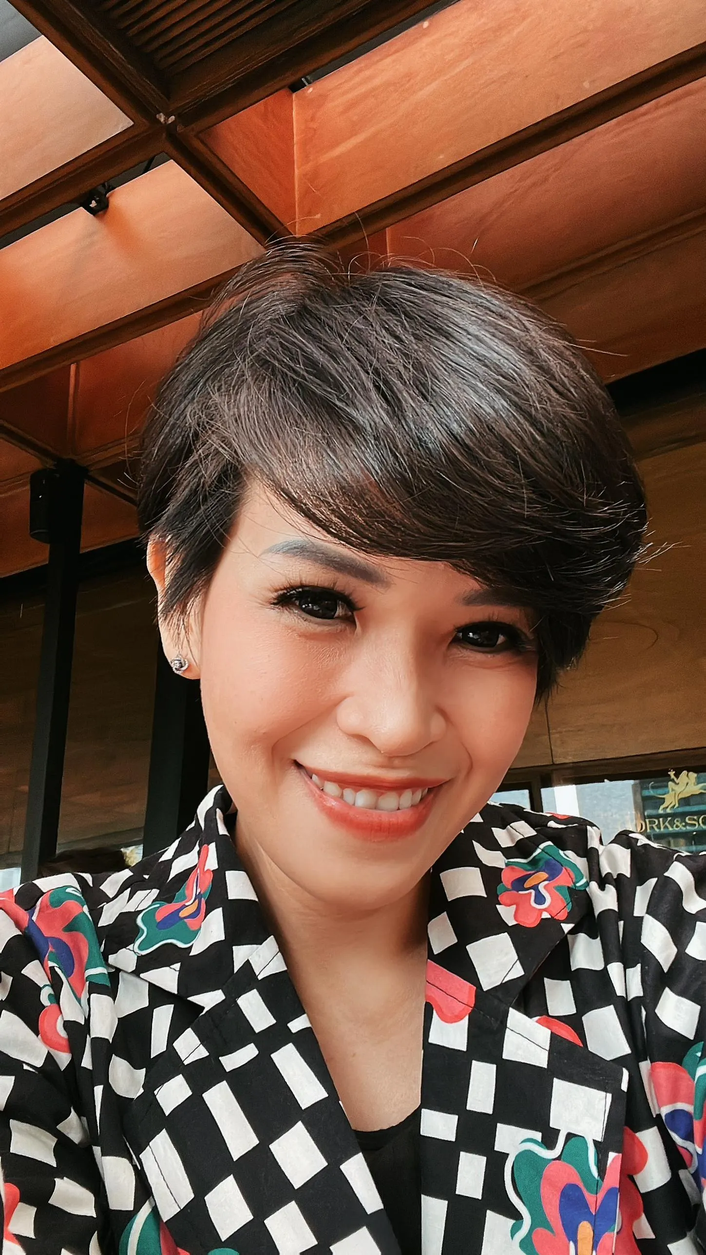 silvia chandra profile pic